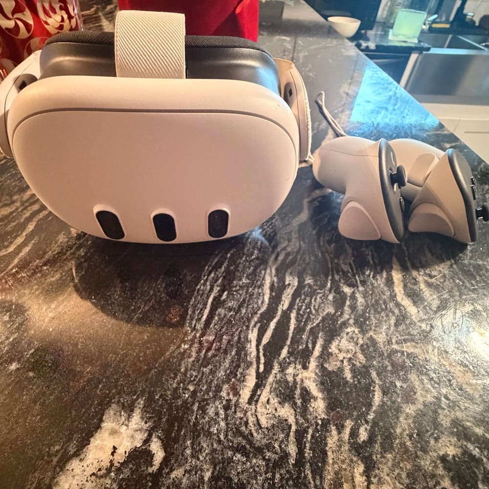 Meta Quest 3 VR Headset and Controllers - White